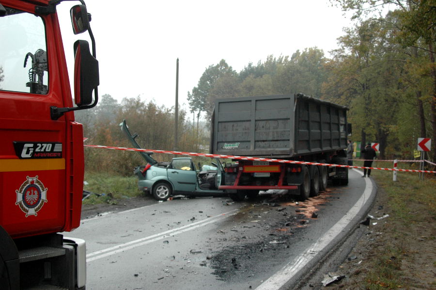 Śmiertelny wypadek pod Kuklówką. Czołowe zderzenie - Grodzisk News