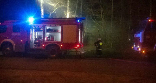 Wieczorna akcja strażaków. Płonął barak - Grodzisk News