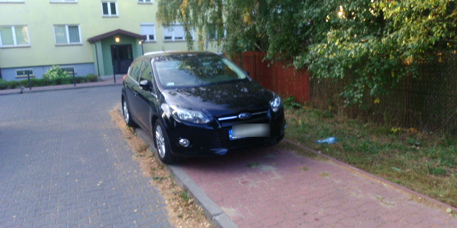 "Mistrzowie parkowania" opanowali chodniki - Grodzisk News