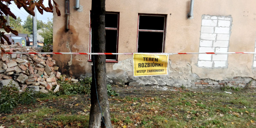 Ruszyła rozbiórka budynków na Hynka - Grodzisk News