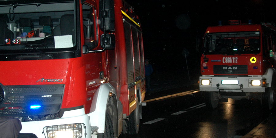 Nocny pożar w Milanówku, pięć zastępów walczyło z ogniem - Grodzisk News
