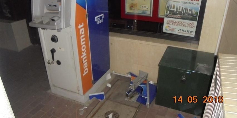 Chcieli się włamać do bankomatu - Grodzisk News