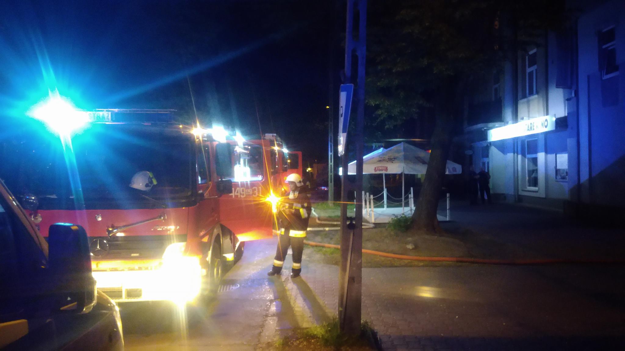 Wieczorny pożar w Milanówku, ogień objął także kawiarnię - Grodzisk News