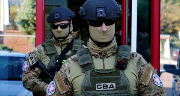 Duża akcja CBA w Wólce Kosowskiej. Agenci rozbili międzynarodową grupę przestępczą - Grodzisk News