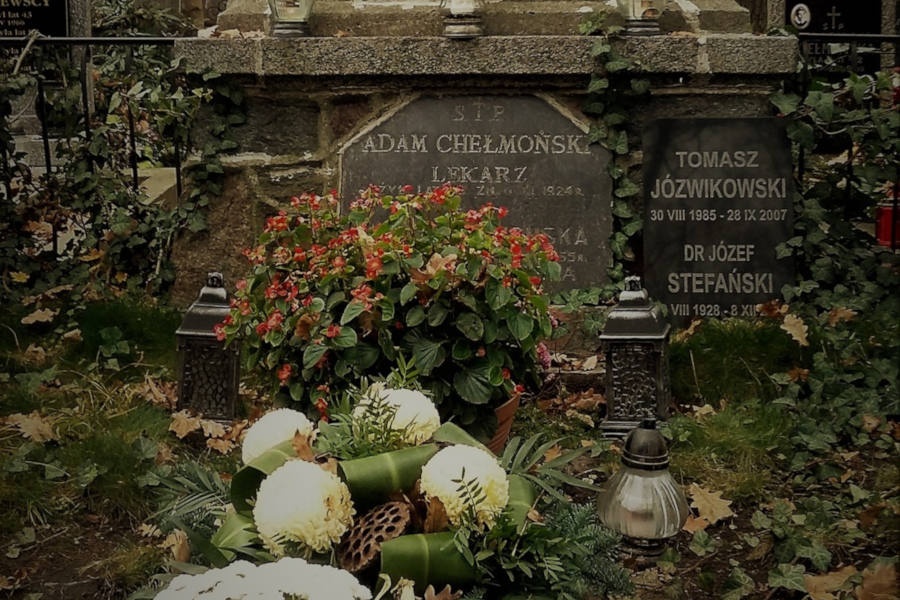 Chryzantemy przyozdobiły groby zasłużonych grodziszczan - Grodzisk News