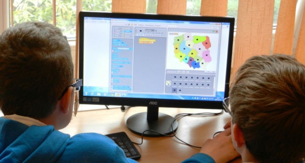 Sprzęt komputerowy dla szkół z naszego powiatu - Grodzisk News