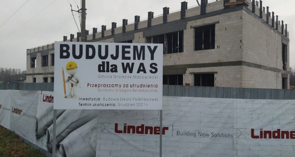 Kłopotliwa budowa szkoły w Szczęsnem? [FOTO] - Grodzisk News