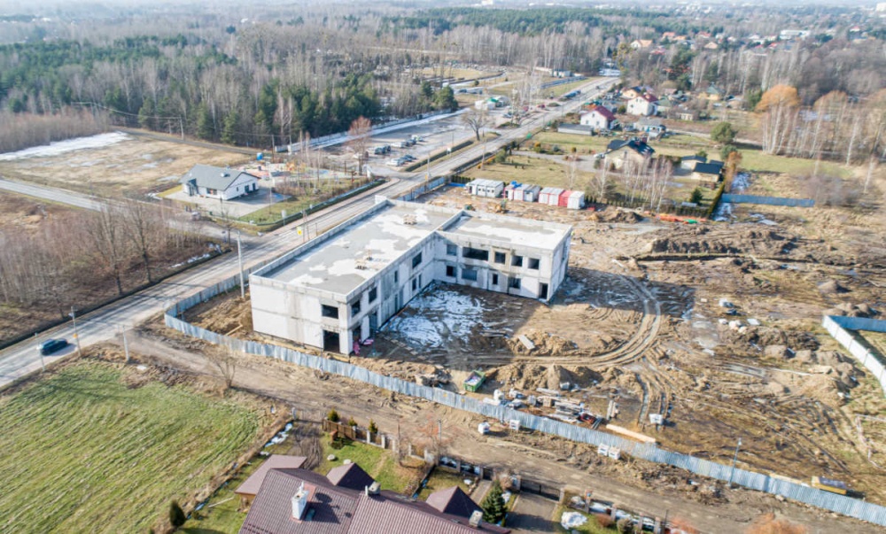 Budowa szkoły w Szczęsnem z lotu ptaka [FOTO] - foto: Facebook/Urząd Gminy Grodzisk Maz,