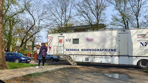 Mieszkańcy: Kłopotliwe mammobusy na Kilińskiego i zablokowany parking - Grodzisk News