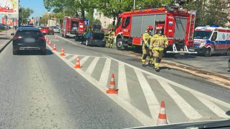 Zderzenie ciężarówki z osobówką w centrum Grodziska [FOTO] - Grodzisk News