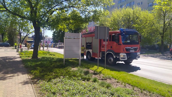 Zderzenie ciężarówki z osobówką w centrum Grodziska [FOTO] - foto: GrodziskNews
