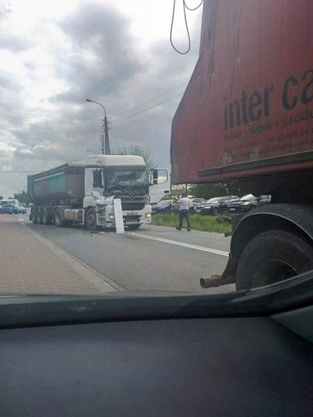 Zderzenie dwóch ciężarówek w Grodzisku [FOTO] - Grodzisk News