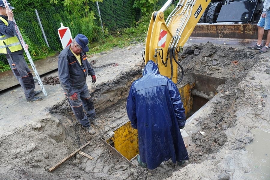 Rozbudowują kanalizację w Milanówku  [FOTO] - foto: 