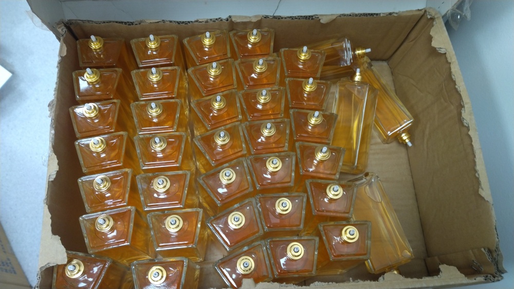 Fabryka podrobionych perfum w Brwinowie - foto: Komenda Powiatowa Policji w Pruszkowie