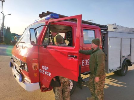 Strażacy z Bożej Woli przekazali wóz strażacki jednostce z Ukrainy. Zobaczcie zdjęcia - Grodzisk News