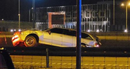 Nocna kolizja w Siestrzeni, auto uderzyło w bariery energochłonne [FOTO] - Grodzisk News