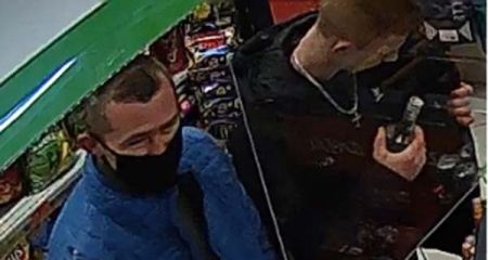 Policja poszukuje tych mężczyzn są podejrzani o pobicie w Grodzisku - Grodzisk News