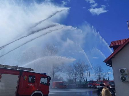 Strażacy zapewnili mieszkańcom obfity lany poniedziałek [FOTO] - Grodzisk News