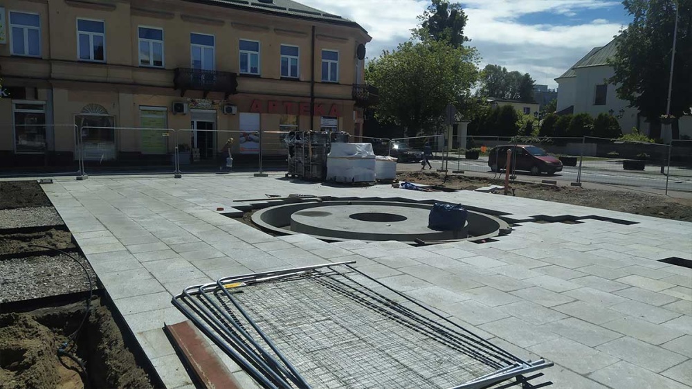 Plac Wolności nabiera kształtów, czeka na fontannę [FOTO] - Grodzisk News