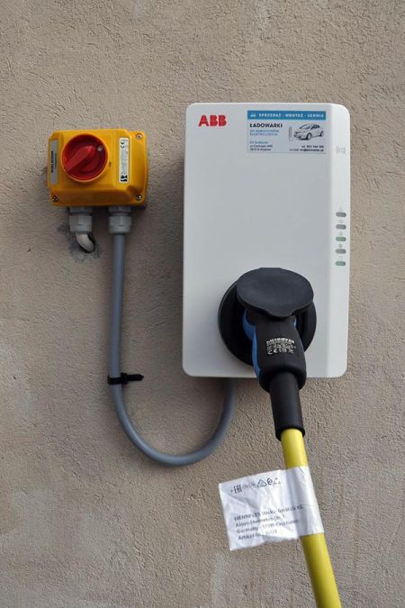 „Elektryk” dla brwinowskiej straży miejskiej. Tak wygląda [FOTO] - Grodzisk News