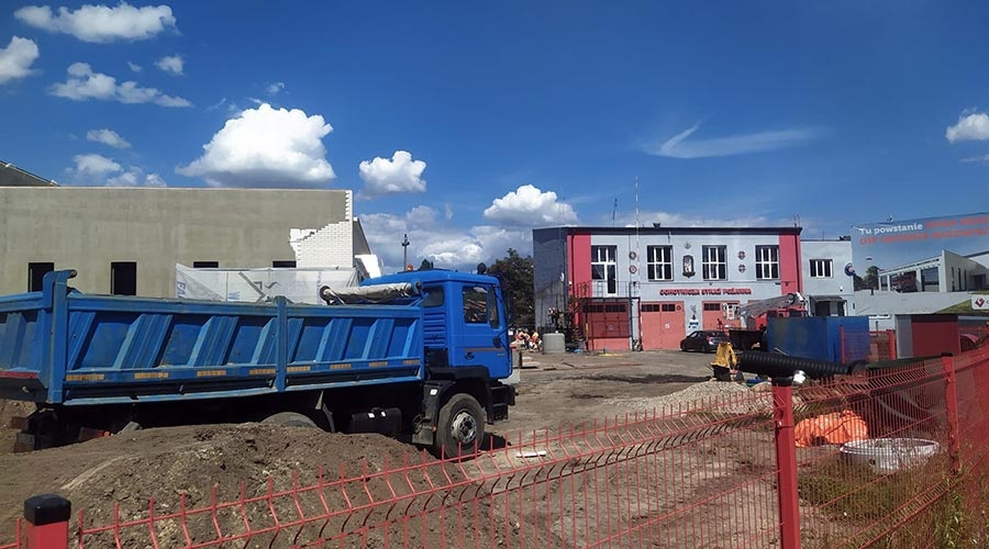 Zaglądamy na budowę strażnicy OSP w Grodzisku. Jak idą prace? [FOTO] - foto: GrodziskNews1