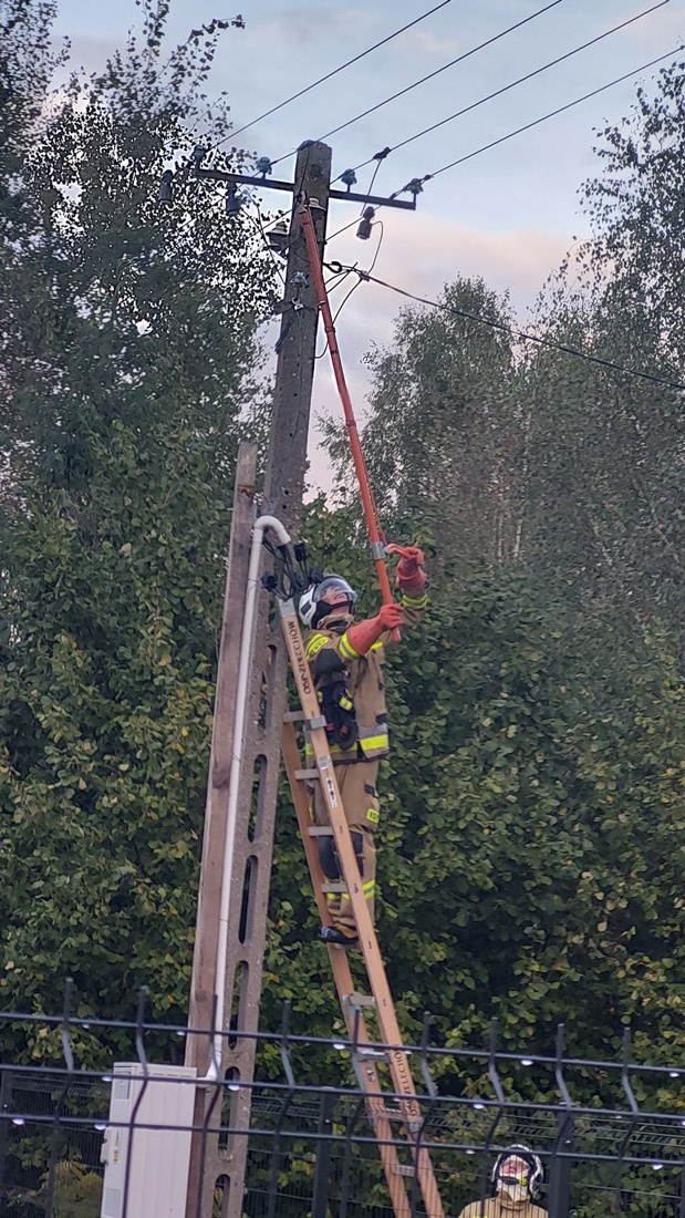 Pożar domu w Musułach. Zawalił się dach - foto: Facebook/Ochotnicza Straż Pożarna w Żelechowie