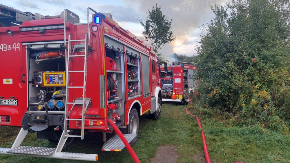 Pożar domu w Musułach. Zawalił się dach - foto: Facebook/Ochotnicza Straż Pożarna w Żelechowie