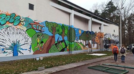 Mural ozdobił budynek podkowiańskiej szkoły - Grodzisk News