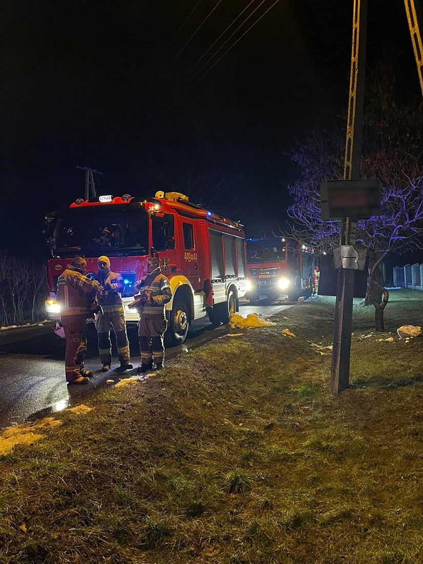 Interwencja strażaków w Siestrzeni - foto: Facebook/Ochotnicza Straż Pożarna w Książenicach