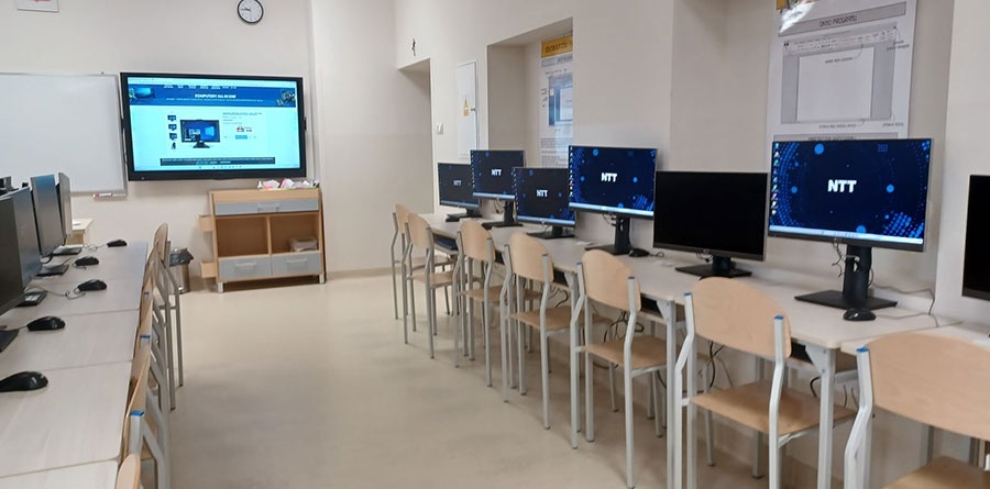 Nowoczesne pracownie komputerowe w brwinowskich szkołach - Grodzisk News