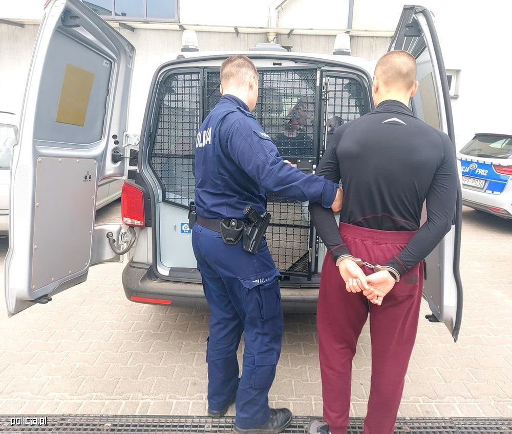 Policjanci zabezpieczyli 15 kg narkotyków. Mieszkaniec Grodziska zatrzymany - foto: policja.pl