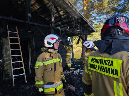 Tak wyglądała akcja gaszenia pożaru  domu w  Osowcu. Zobacz zdjęcia - Grodzisk News