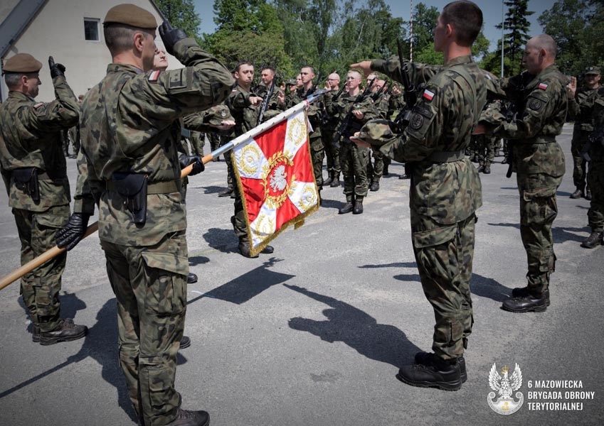 Nowi terytorialsi zaprzysiężeni w jednostce wojskowej w Książenicach - foto: Mat. prasowe