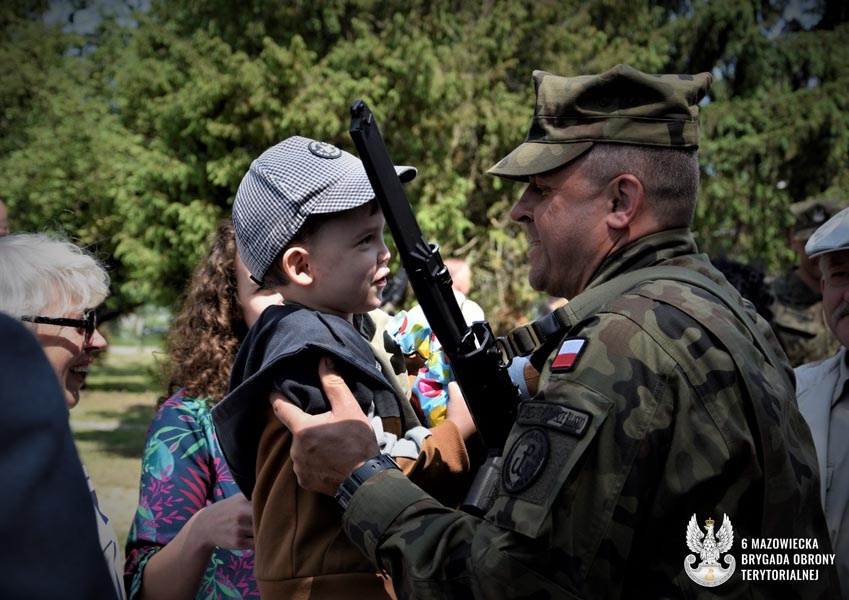 Nowi terytorialsi zaprzysiężeni w jednostce wojskowej w Książenicach - foto: Mat. prasowe