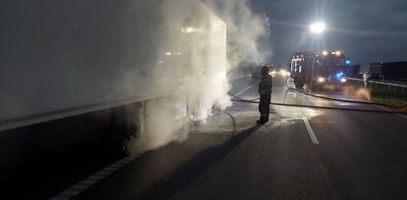 Pożar naczepy w Siestrzeni - Grodzisk News
