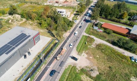 Trwa budowa ścieżki pieszo-rowerowej z Grodziska do Jaktorowa. Zobacz postępy prac z lotu ptaka - Grodzisk News
