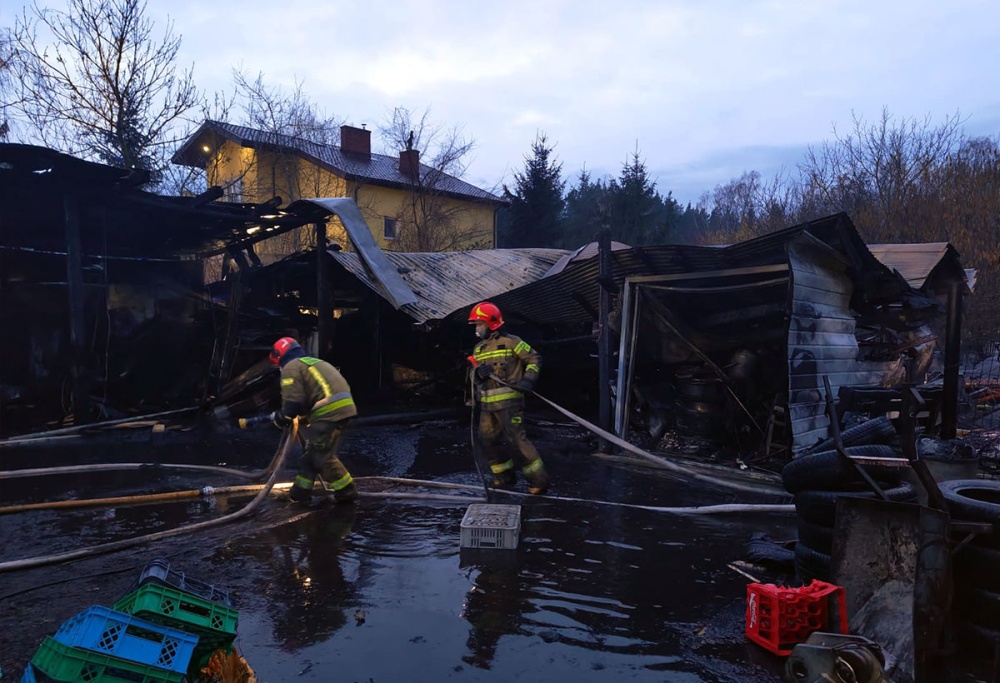 Nocny pożar w Janinowie - foto: KP PSP Grodzisk Mazowiecki