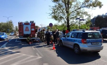 Zderzenie osobówki z motocyklem w Grodzisku. Motocyklista zabrany do szpitala - Grodzisk News