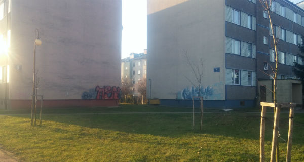 graffiti-budynek-kopernika-rusalki1-grodzisk-pl